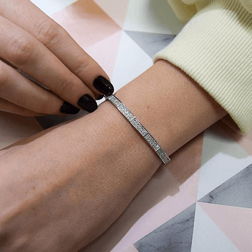 צמיד חוליות קשיח