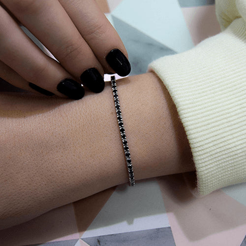 צמיד טניס מזהב צהוב עם יהלומים שחורים 2.75 קראט טבעיים בחוליות מסודרות