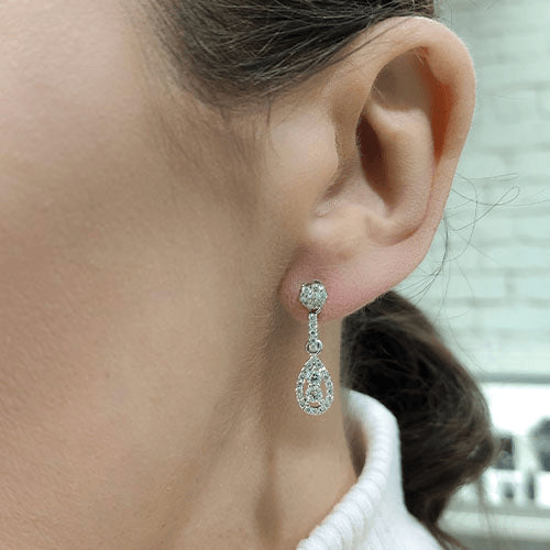 עגילי יהלום נופלים בצורת טיפה 0.90 קראט יהלומים טבעיים