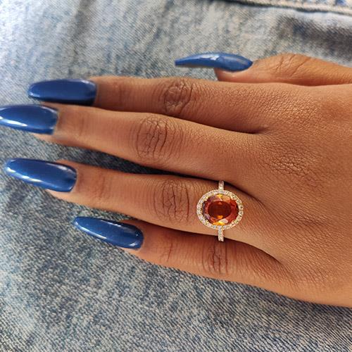 טבעת אליסון זהב לבן עם אבן סיטרין טבעית ויהלומים ליצירת מראה מואר