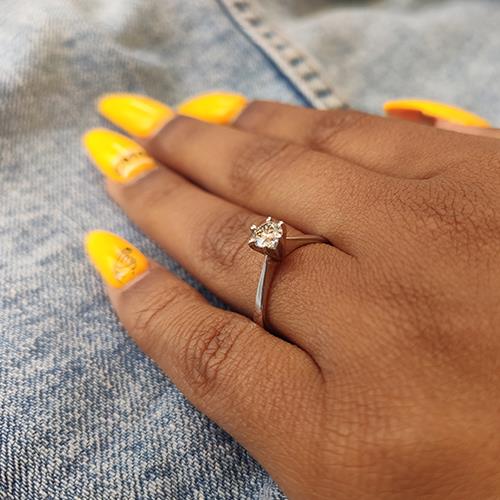 טבעת אירוסין זהב צהוב "דונה"