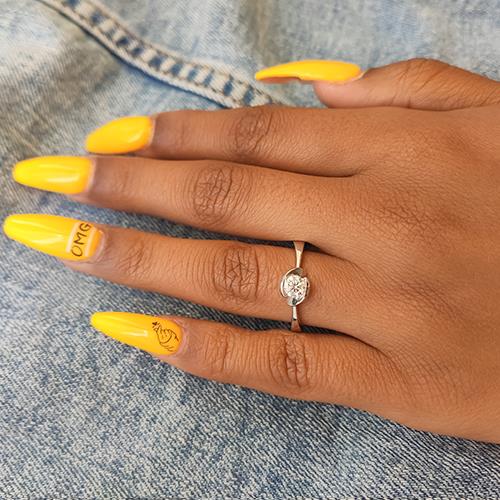 טבעת אירוסין זהב לבן "קייט" בעיצוב טוויסט