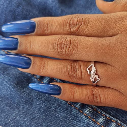 טבעת אירוסין "איזבל" בעיצוב לבבות משובצים יהלומים