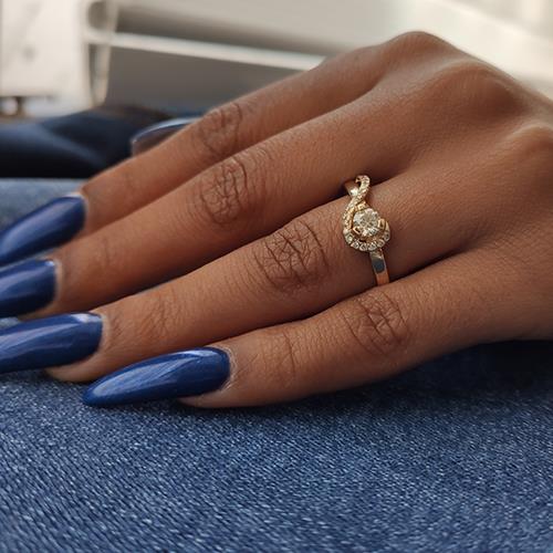 טבעת אירוסין זהב צהוב "ויקי"