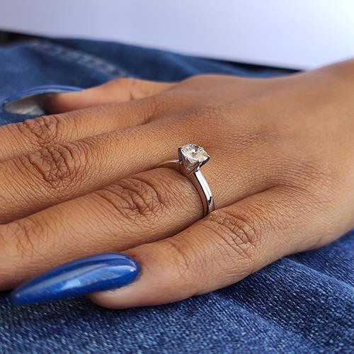 טבעת אירוסין סוליטר זהב לבן "יולי"