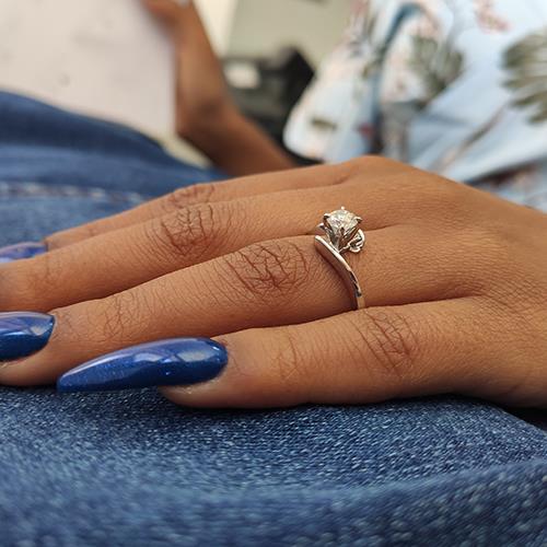 טבעת אירוסין סוליטר זהב לבן "מוניק"