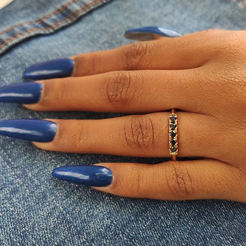 טבעת יהלומים שחורים