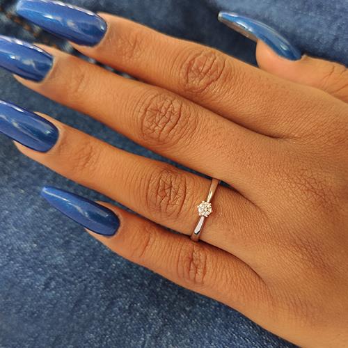 טבעת אירוסין סוליטר זהב לבן "קייסי"