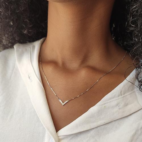 שרשרת יהלומים V 0.12 קראט עם שרשרת ונציה מבריקה