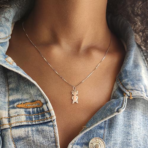 שרשרת ילדה מזהב בשיבוץ יהלומים טבעיים בעיצוב מתוק מרגש ונשי ליומיום