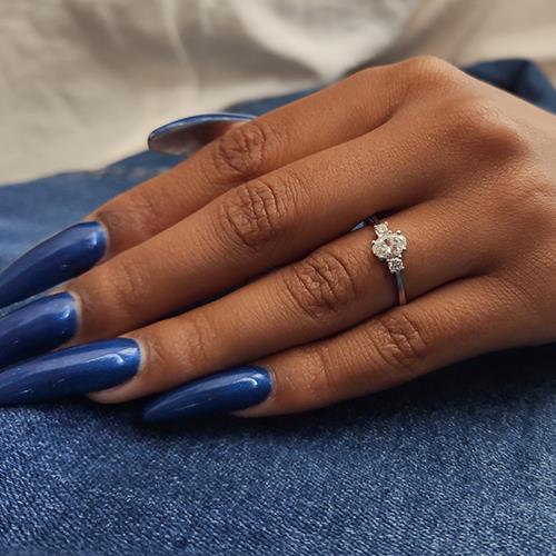 טבעת 3 יהלומים "אובל"