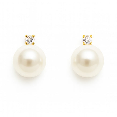 עגילי פנינה ויהלום בצמוד לאוזן מזהב לבן בעיצוב קלאסי עדין ויוקרתי