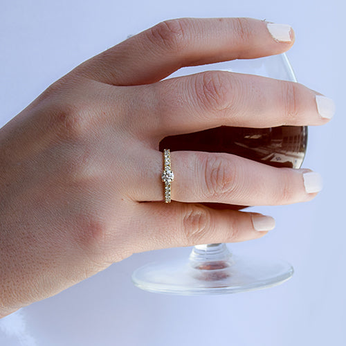 טבעת אירוסין זהב צהוב "מלודי"