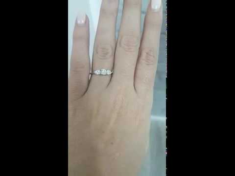 טבעת אירוסין "טיפה 3 יהלומים"