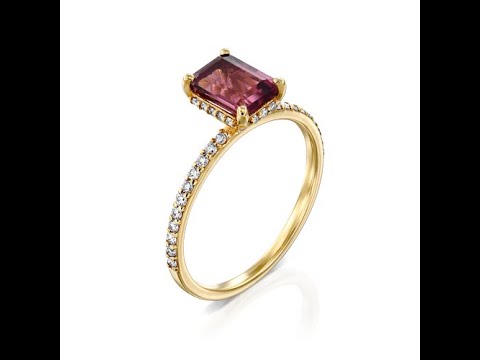 טבעת זהב צהוב עם אבן מורגנייט טבעית בחיתוך מלבני ושורת יהלומים