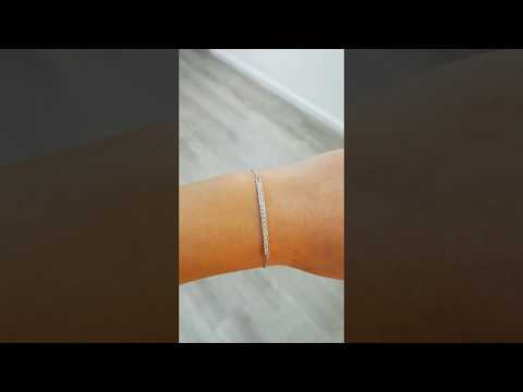 צמיד טניס זהב עם חוליות דקות ושורת יהלומים טבעיים במרכז 0.40 קראט