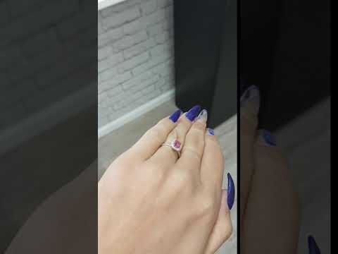 טבעת זהב צהוב עם טורמלין ורודה בחיתוך מלבני ושיבוץ יהלומים מסביב